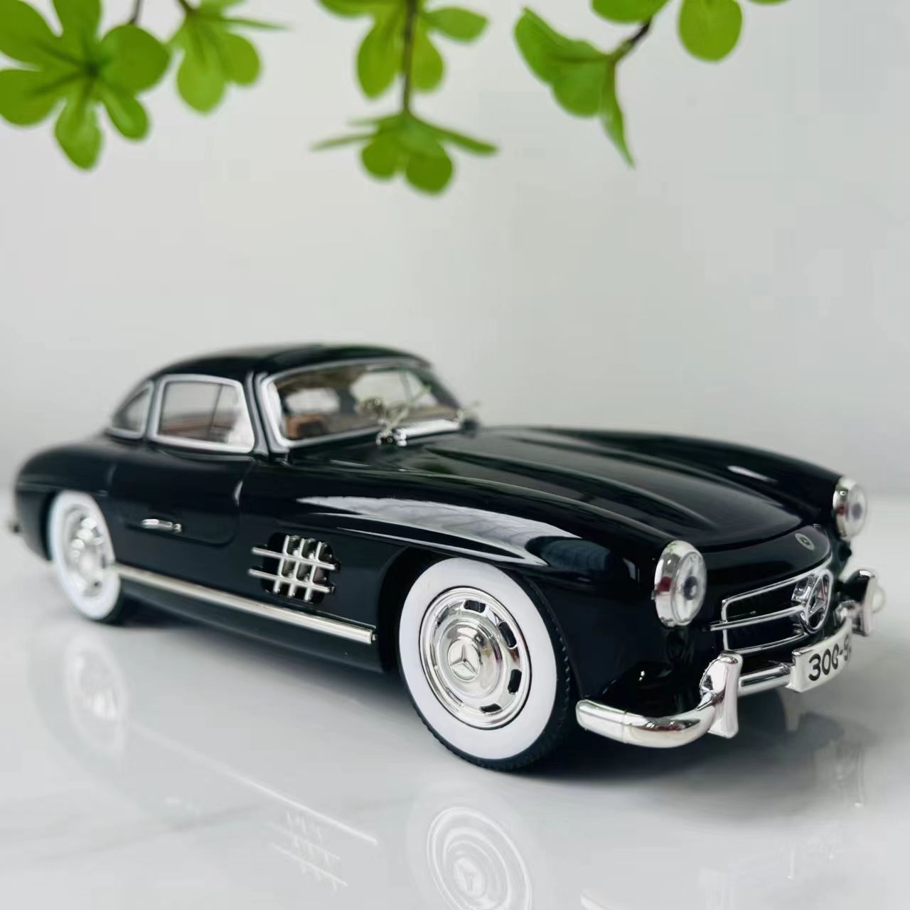 2601 - Metal Car Model - Benz 300 SL 1：24 8inch 20cm  - Free Shipping