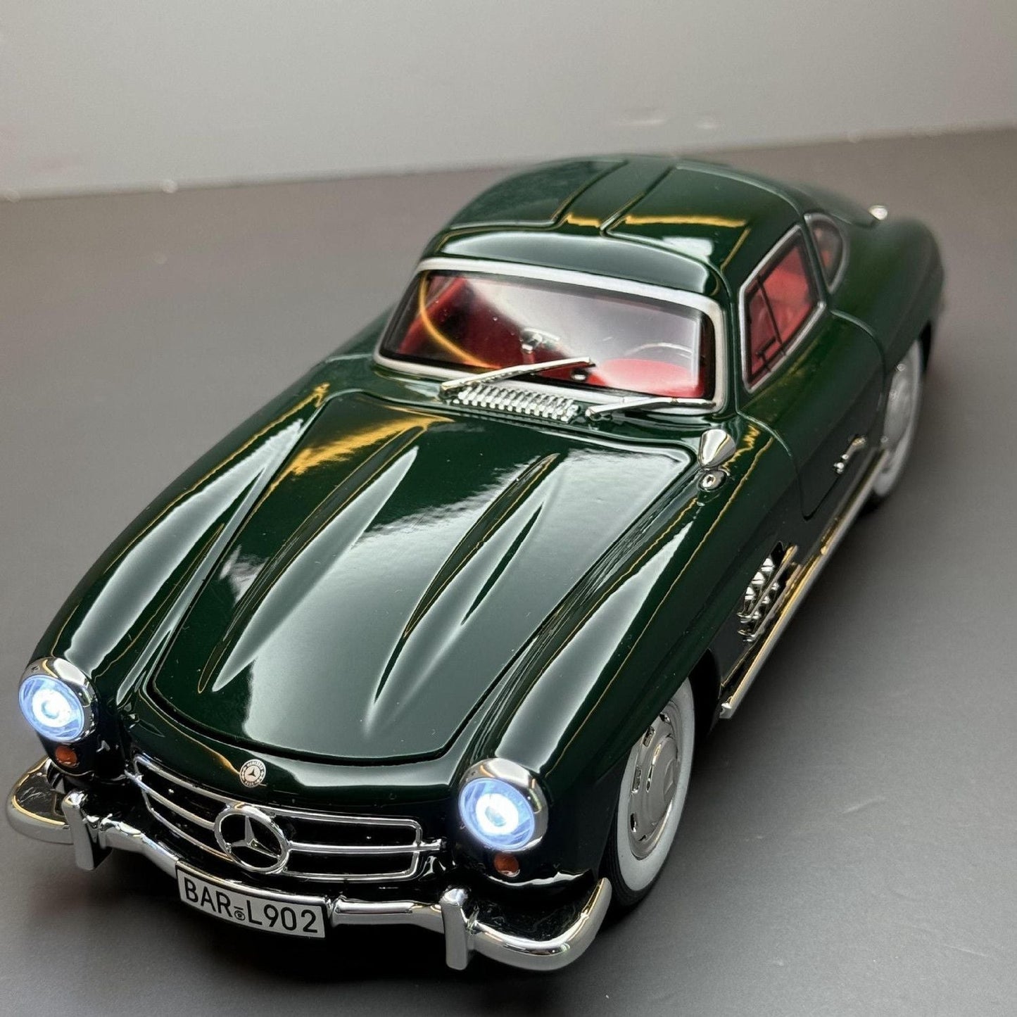 2601 - Metal Car Model - Benz 300 SL 1：24 8inch 20cm  - Free Shipping