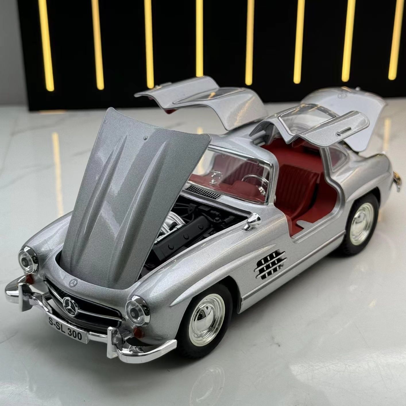 2601 - Metal Car Model - Benz 300 SL 1：24 8inch 20cm  - Free Shipping